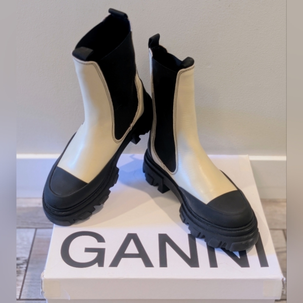 Ganni Mid Chelsea Lug Sole Boot
